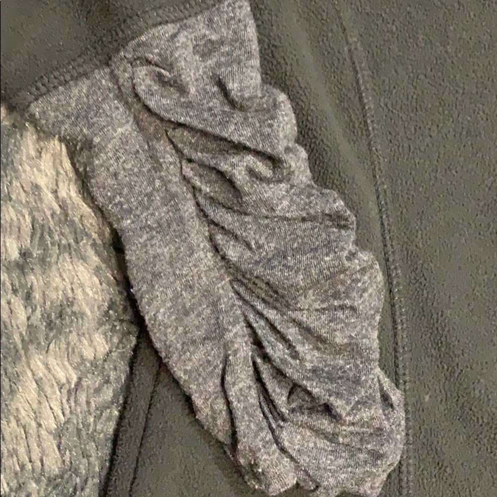 💥3/$20 C9 By Champion Sweater Sz S - Picture 3 of 4